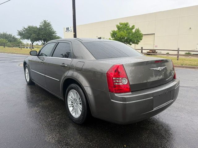 2008 Chrysler 300 Image 8