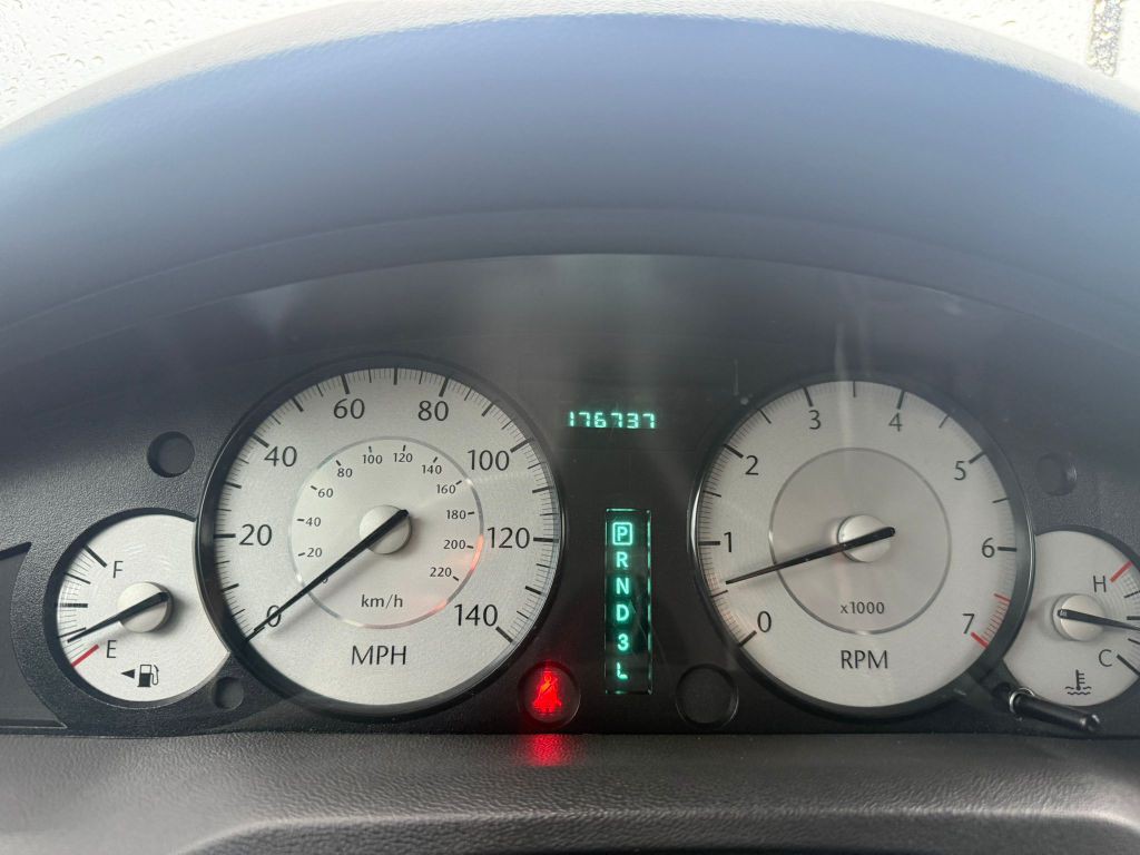 2008 Chrysler 300 Image 9