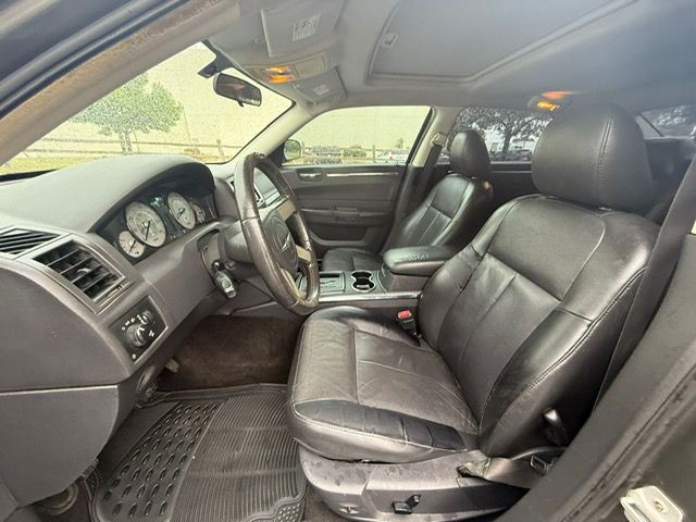 2008 Chrysler 300 Image 10