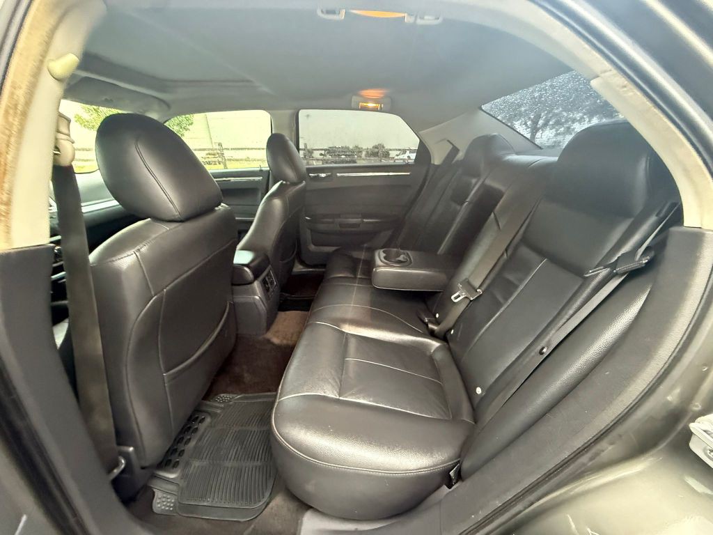 2008 Chrysler 300 Image 11