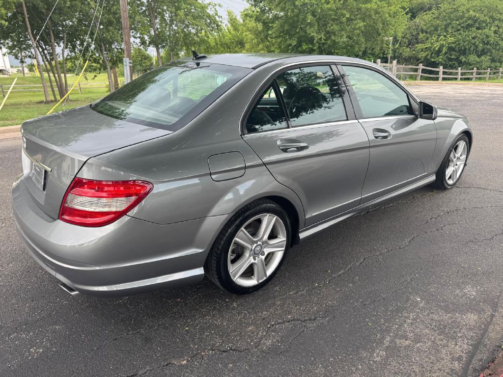 2011 Mercedes-Benz C-Class Image 3
