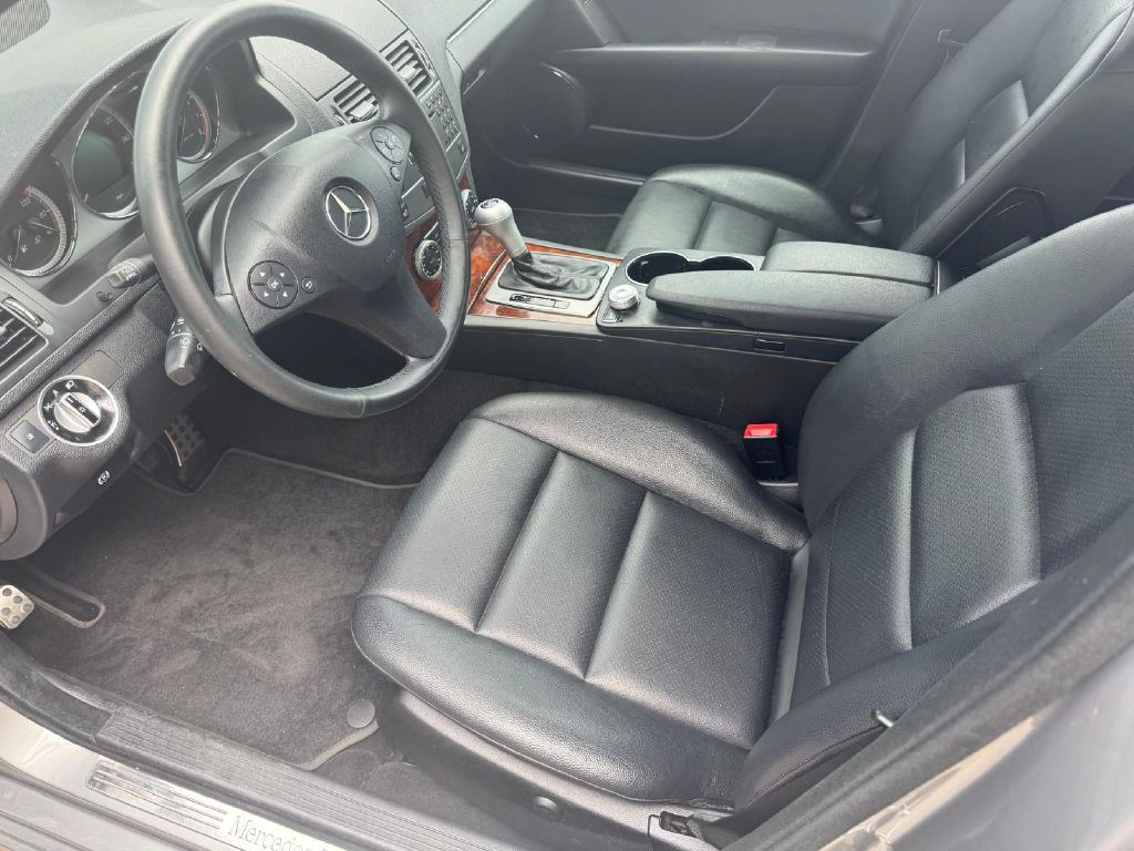 2011 Mercedes-Benz C-Class Image 10