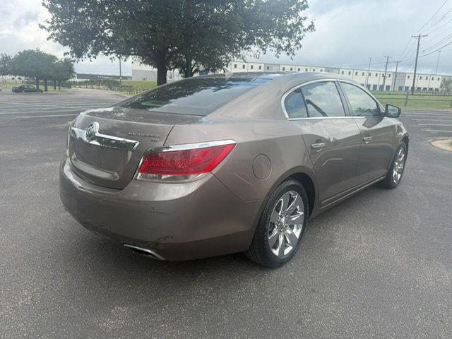 2011 Buick Lacrosse Image 4