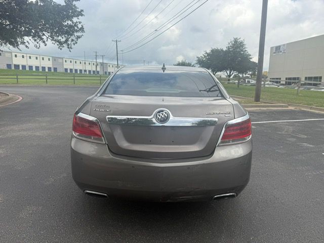 2011 Buick Lacrosse Image 5