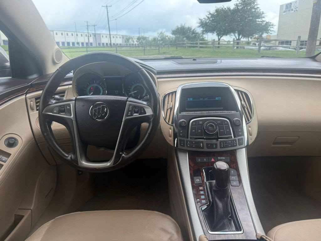 2011 Buick Lacrosse Image 10