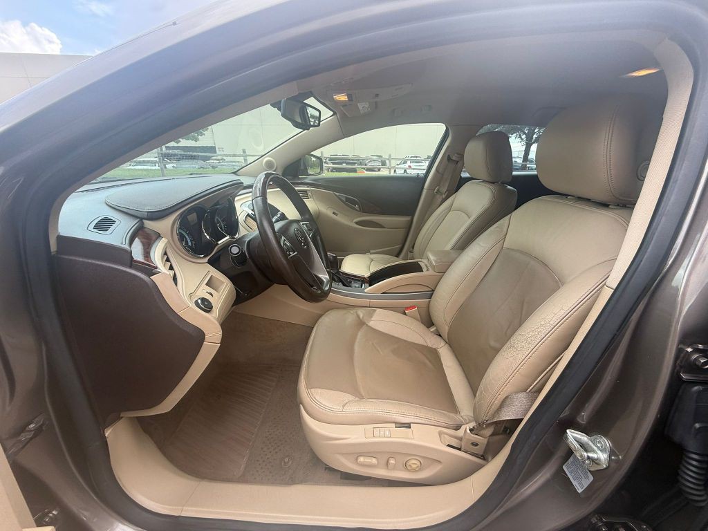 2011 Buick Lacrosse Image 12