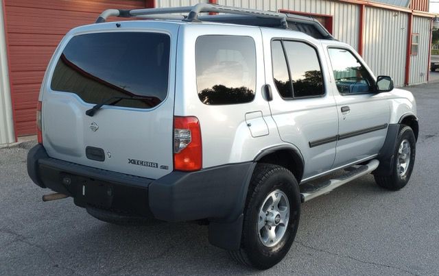 2000 Nissan Xterra Image 3