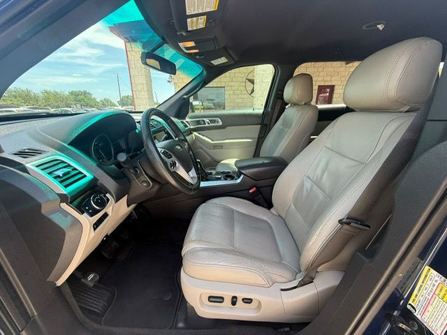 2012 Ford Explorer Image 11