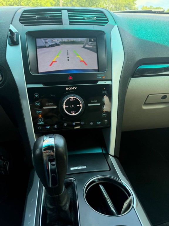 2012 Ford Explorer Image 12