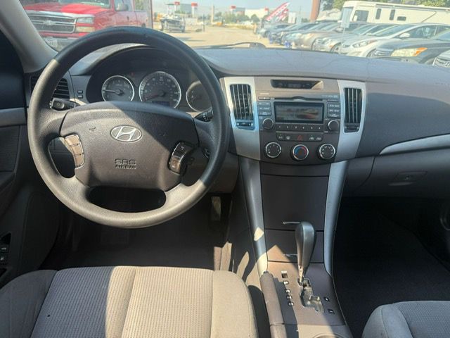 2010 Hyundai Sonata Image 7