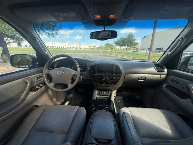 2006 Toyota Sequoia Image 10