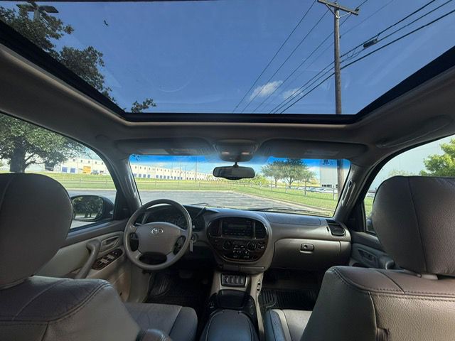 2006 Toyota Sequoia Image 11