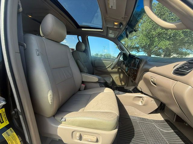 2006 Toyota Sequoia Image 13