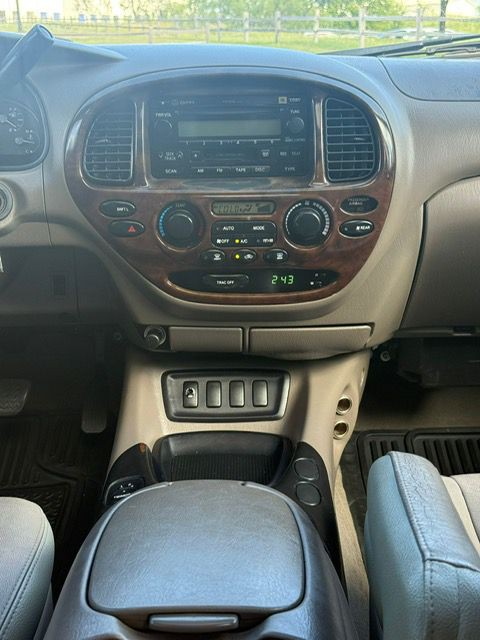 2006 Toyota Sequoia Image 19