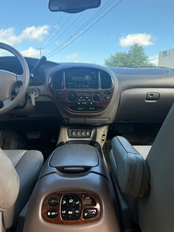 2006 Toyota Sequoia Image 20