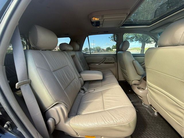 2006 Toyota Sequoia Image 22