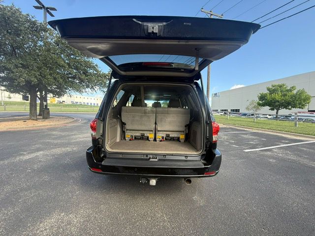 2006 Toyota Sequoia Image 23