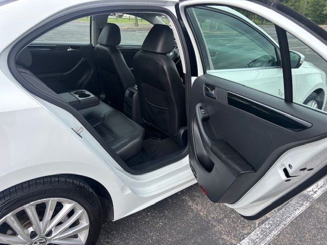2016 Volkswagen Jetta Image 11