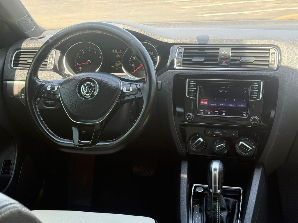 2017 Volkswagen Jetta Image 10