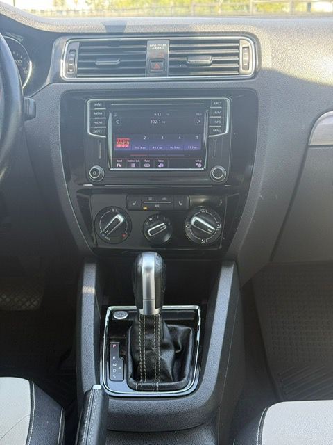 2017 Volkswagen Jetta Image 11