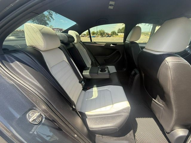 2017 Volkswagen Jetta Image 14