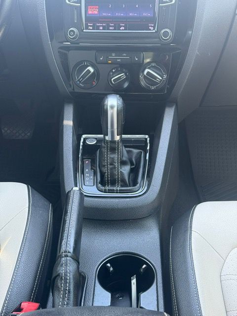 2017 Volkswagen Jetta Image 16