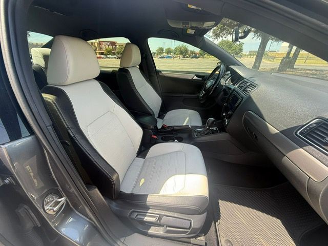 2017 Volkswagen Jetta Image 17