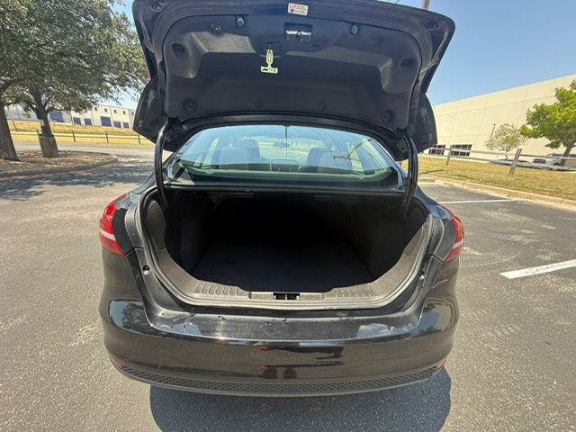 2017 Ford Focus Image 9