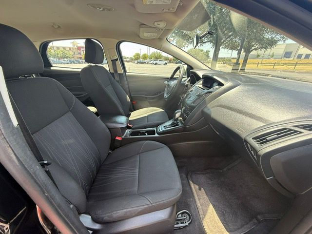 2017 Ford Focus Image 16