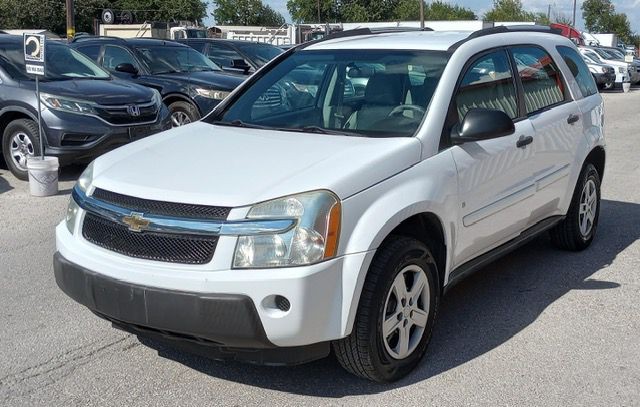 2006 Chevrolet Equinox Image 2