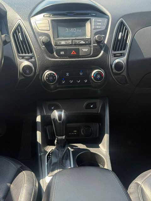 2015 Hyundai Tucson Image 17