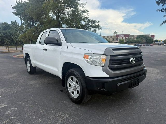 2017 Toyota Tundra Image 2