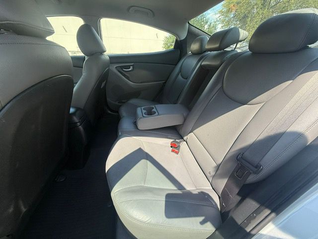 2014 Hyundai Elantra Image 16