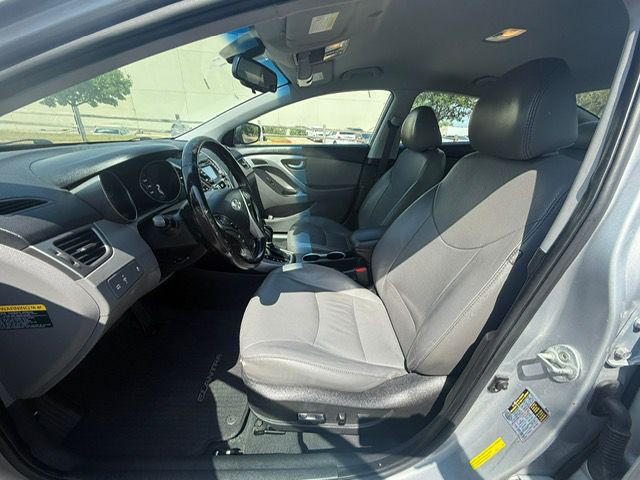 2014 Hyundai Elantra Image 17