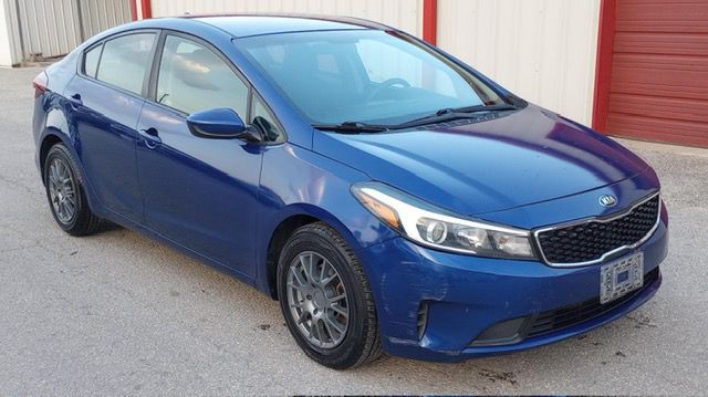 2017 Kia Forte Image 2