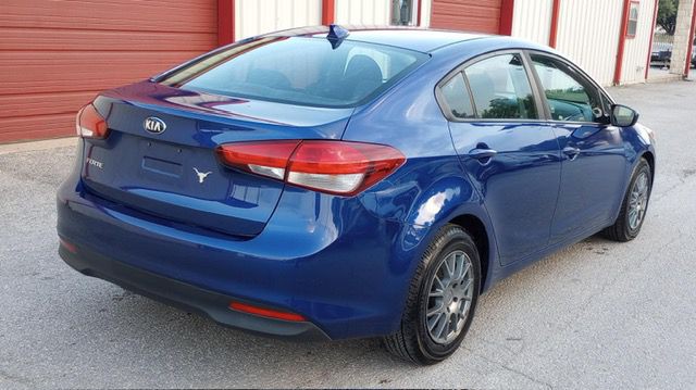 2017 Kia Forte Image 3