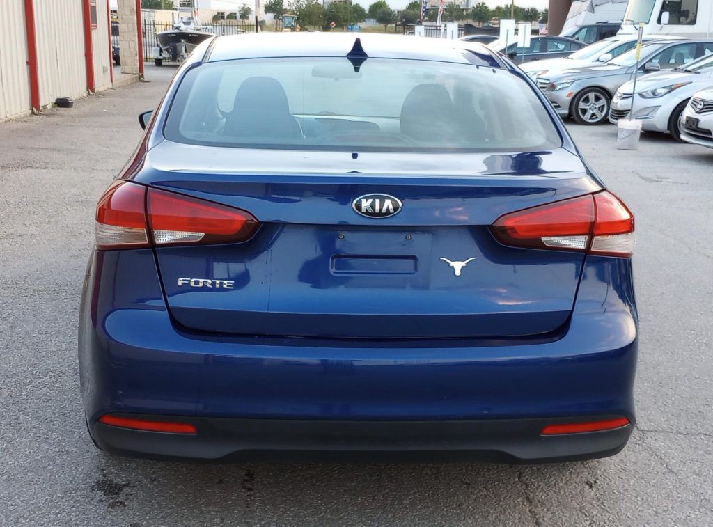 2017 Kia Forte Image 5