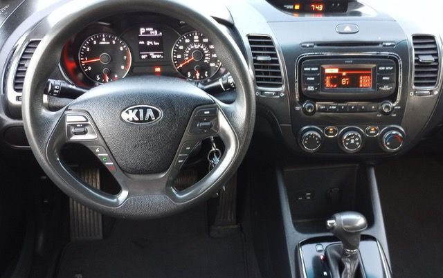 2017 Kia Forte Image 8