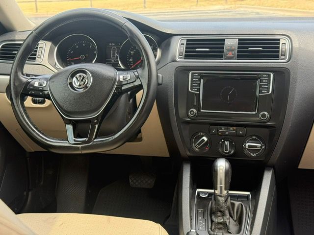 2017 Volkswagen Jetta Image 10