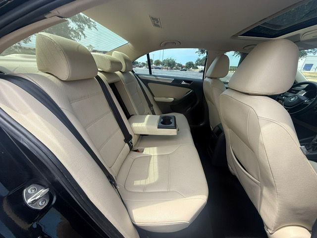 2017 Volkswagen Jetta Image 16