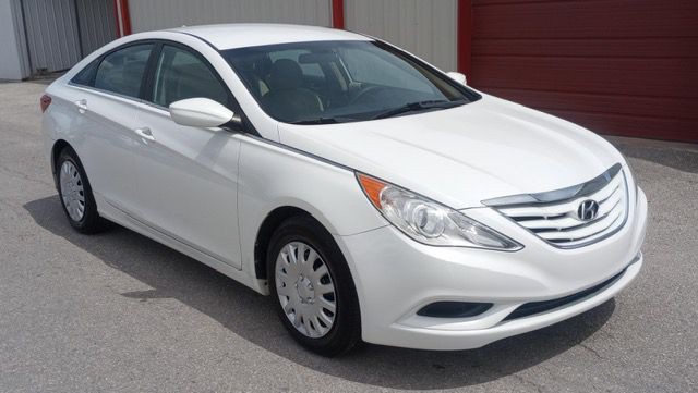 2011 Hyundai Sonata Image 3