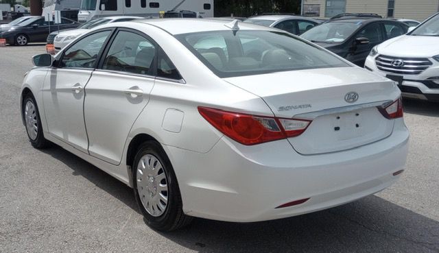 2011 Hyundai Sonata Image 6