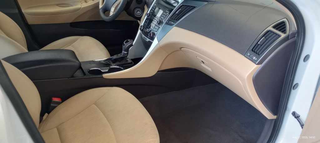 2011 Hyundai Sonata Image 7
