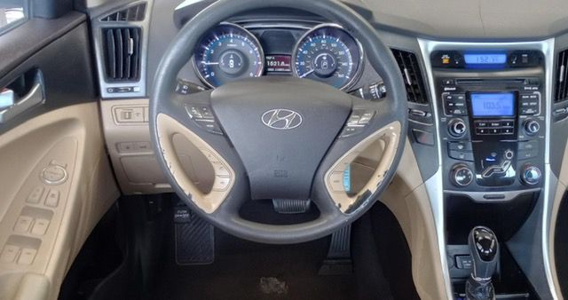 2011 Hyundai Sonata Image 14