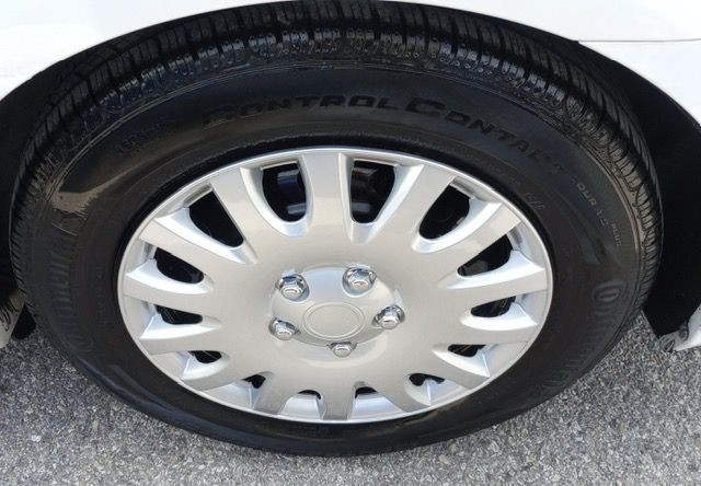 2011 Hyundai Sonata Image 16