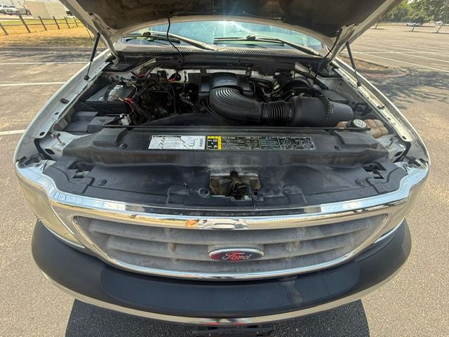 2002 Ford F-150 Image 10