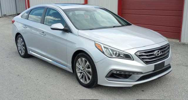 2017 Hyundai Sonata Image 2