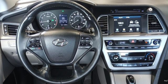 2017 Hyundai Sonata Image 18