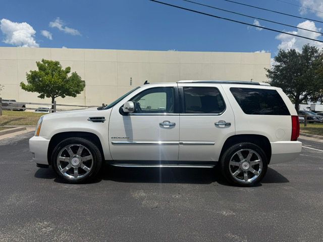 2013 Cadillac Escalade Image 4