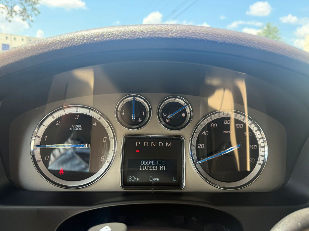 2013 Cadillac Escalade Image 11